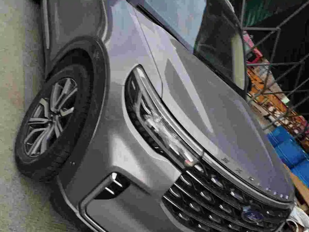 Фото 9 - Ford Explorer
