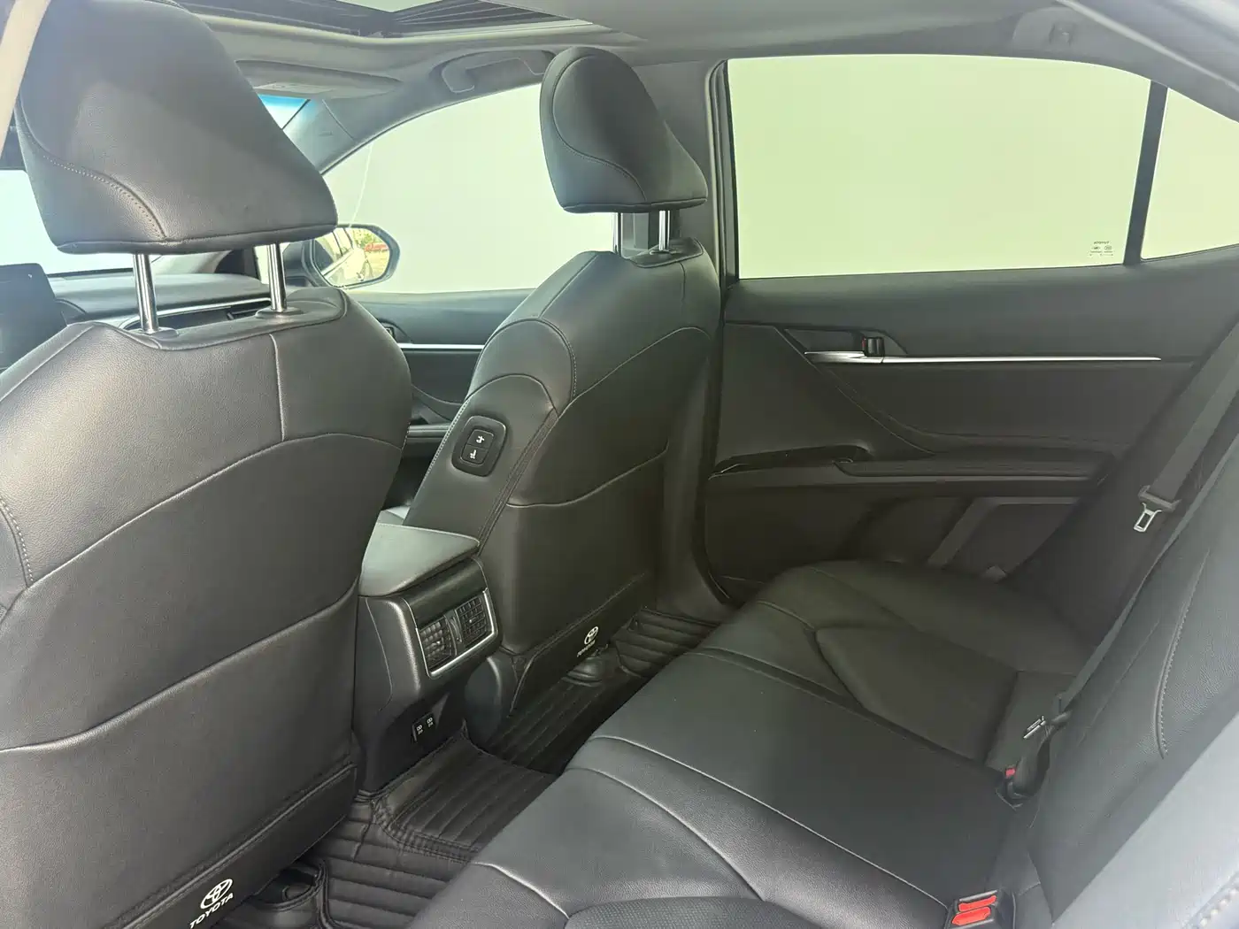 Toyota Camry 2021 2.0G Luxury Edition фото 13