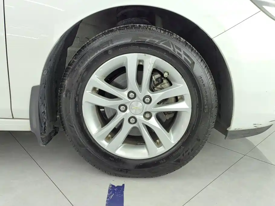 Photo 6 - Chevrolet Cavalier
