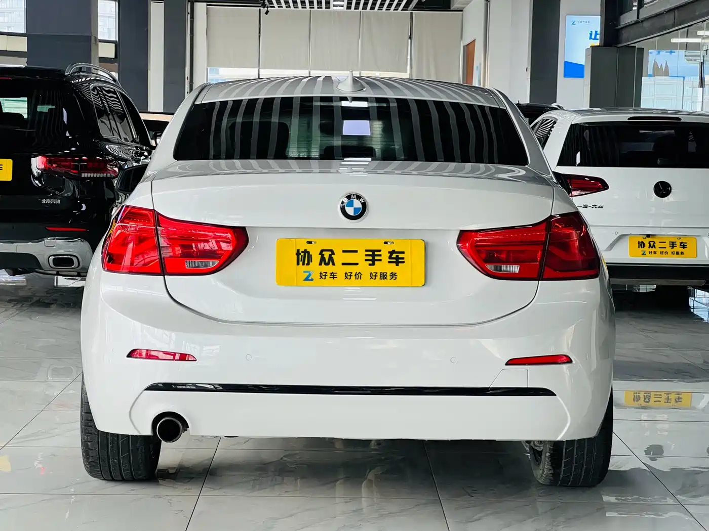 BMW 1 Series 2017 118i Sport фото 3