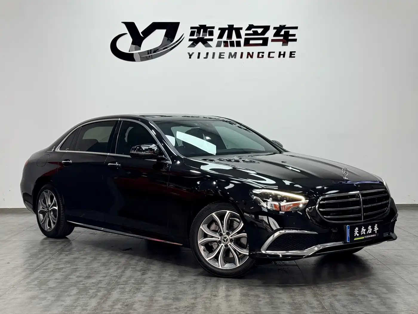 Mercedes-Benz E-Class 2021 E 300 L Sport Luxury Edition фото 3