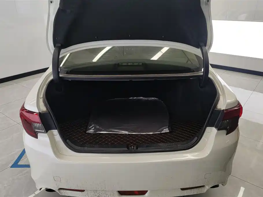 Toyota Reiz 2013 2.5V Elite Edition фото 4