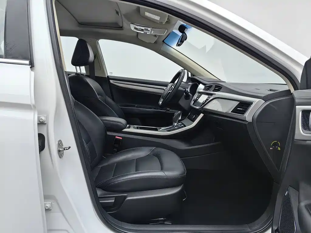 Фото 23 - Geely Emgrand GL