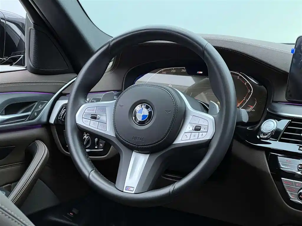 BMW 5 Series 2023 530Li Leading M Sport Package фото 34