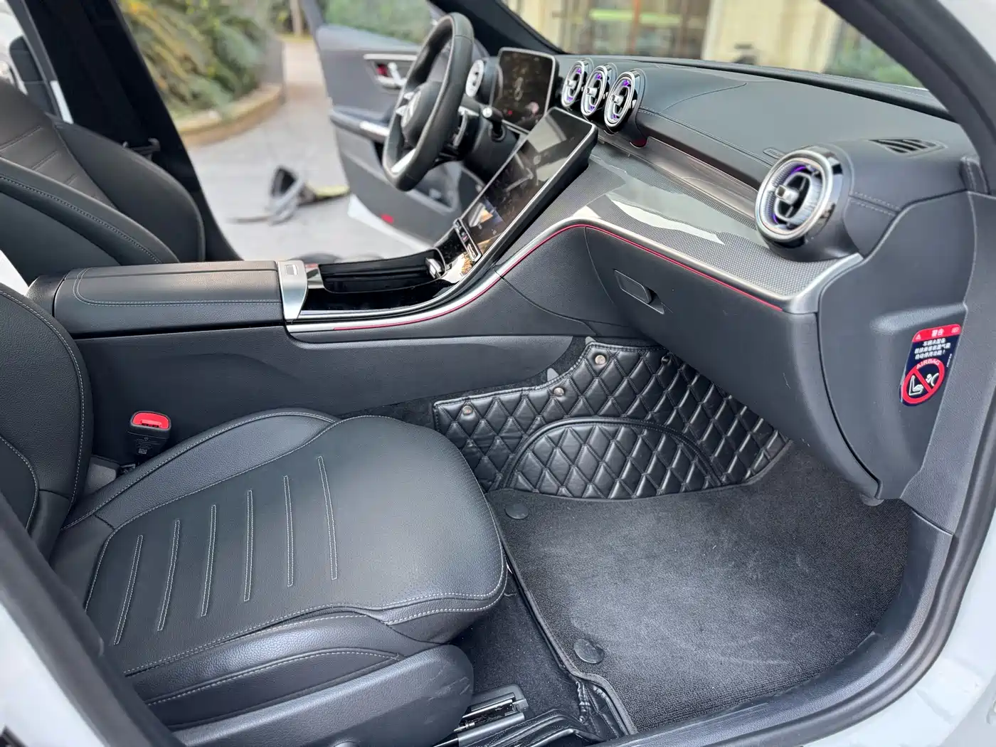 Photo 4 - Mercedes-Benz C-Class
