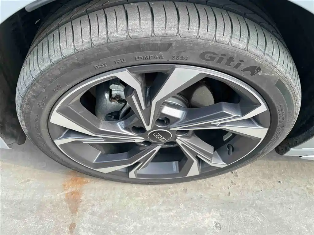 Audi A3 2025 Sportback 35TFSI Flying Premium фото 10