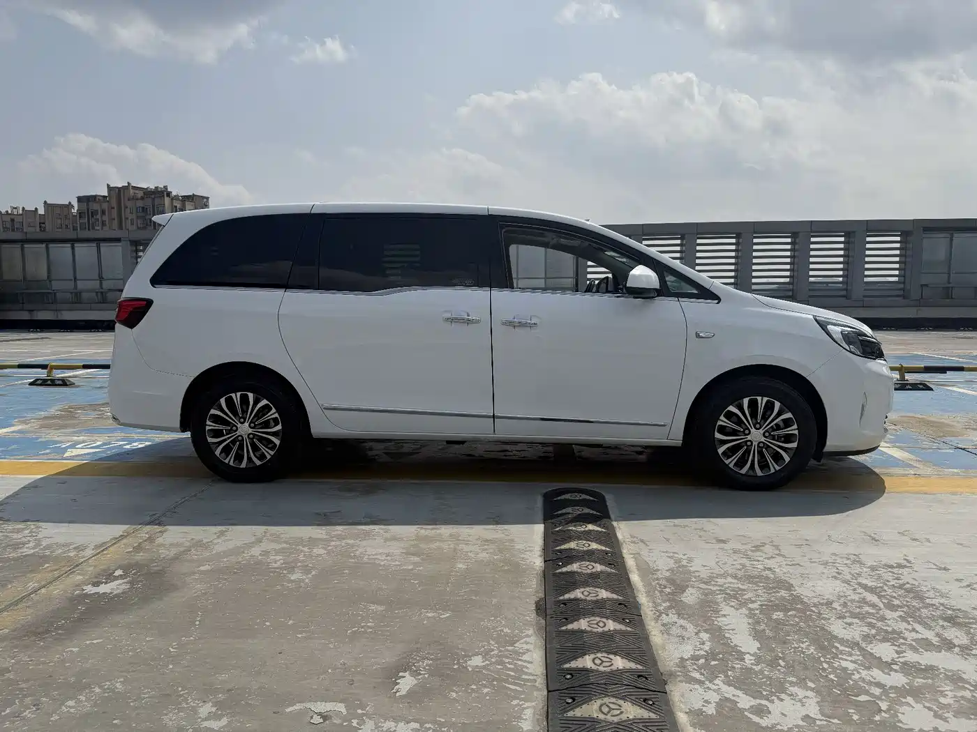 Buick GL8 2021 Land Business Class 652T Luxury фото 4
