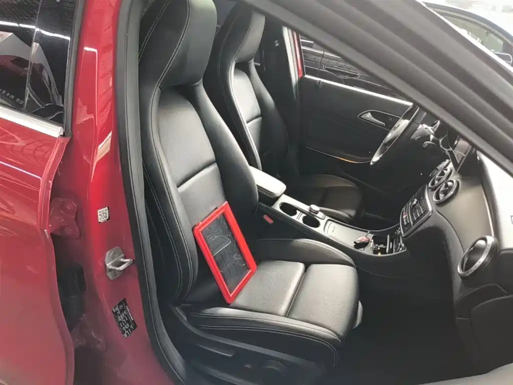 Mercedes-Benz GLA 2016 GLA 200 Dynamic фото 25