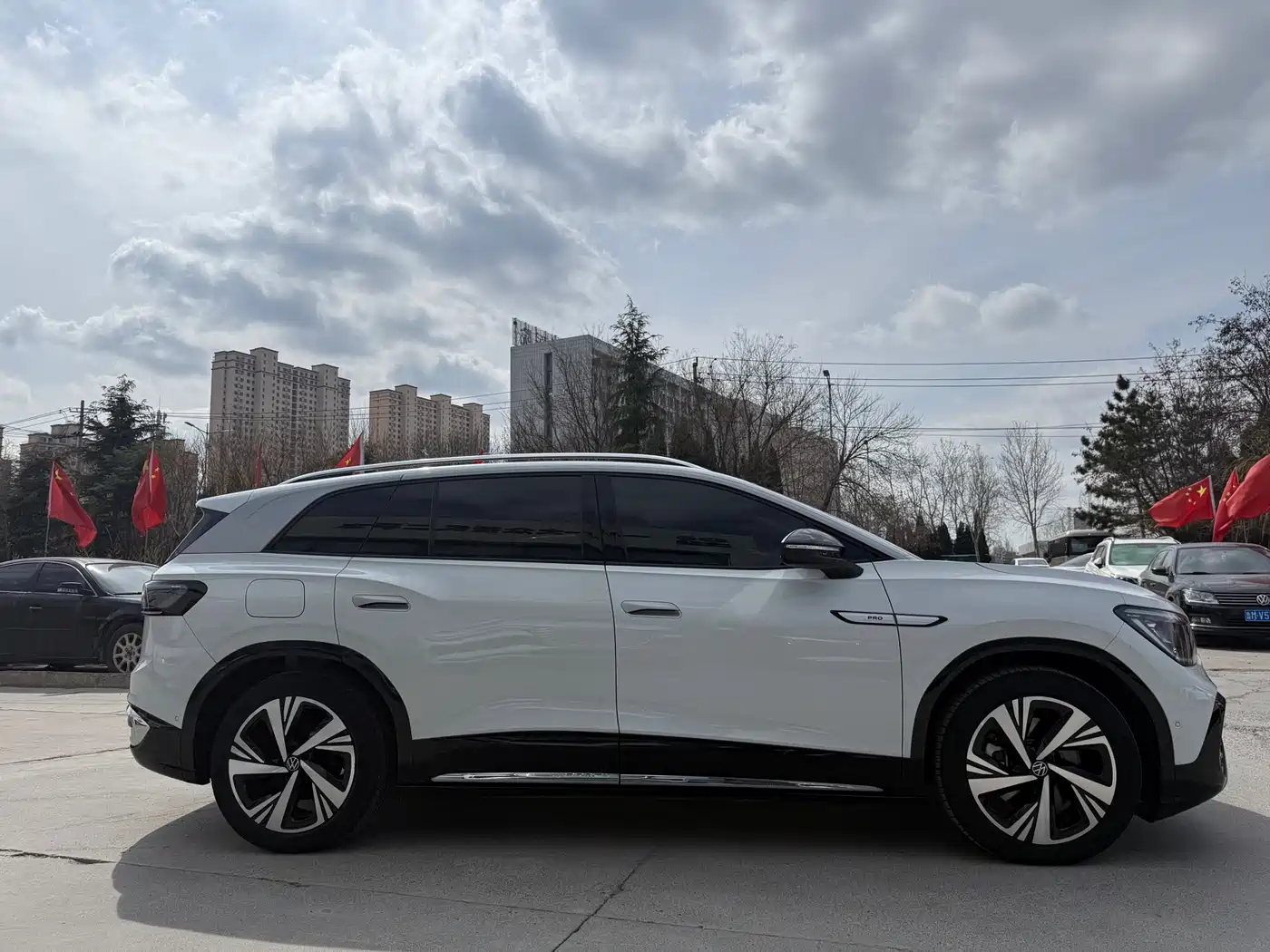 VOLKSWAGEN ID.6 CROZZ