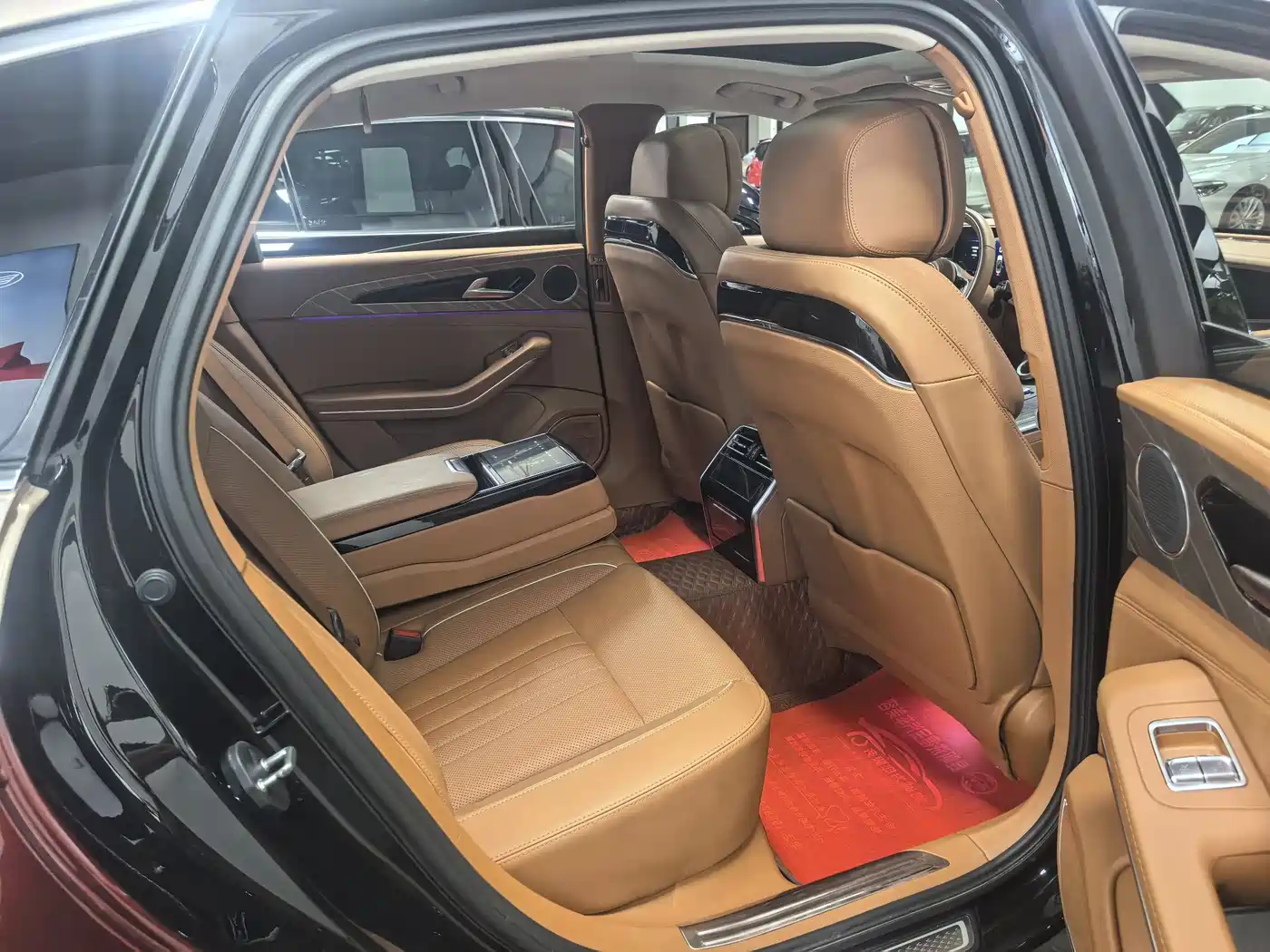 Hongqi H9 2023 Model 2.0T Smart Connect Flagship Edition фото 16