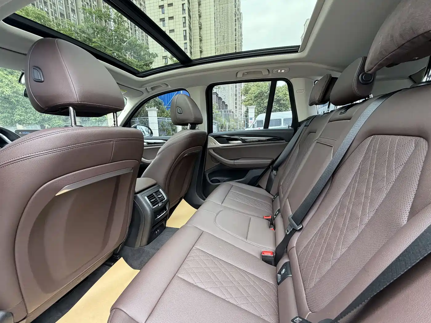 BMW iX3 2022 Leading Edition фото 12
