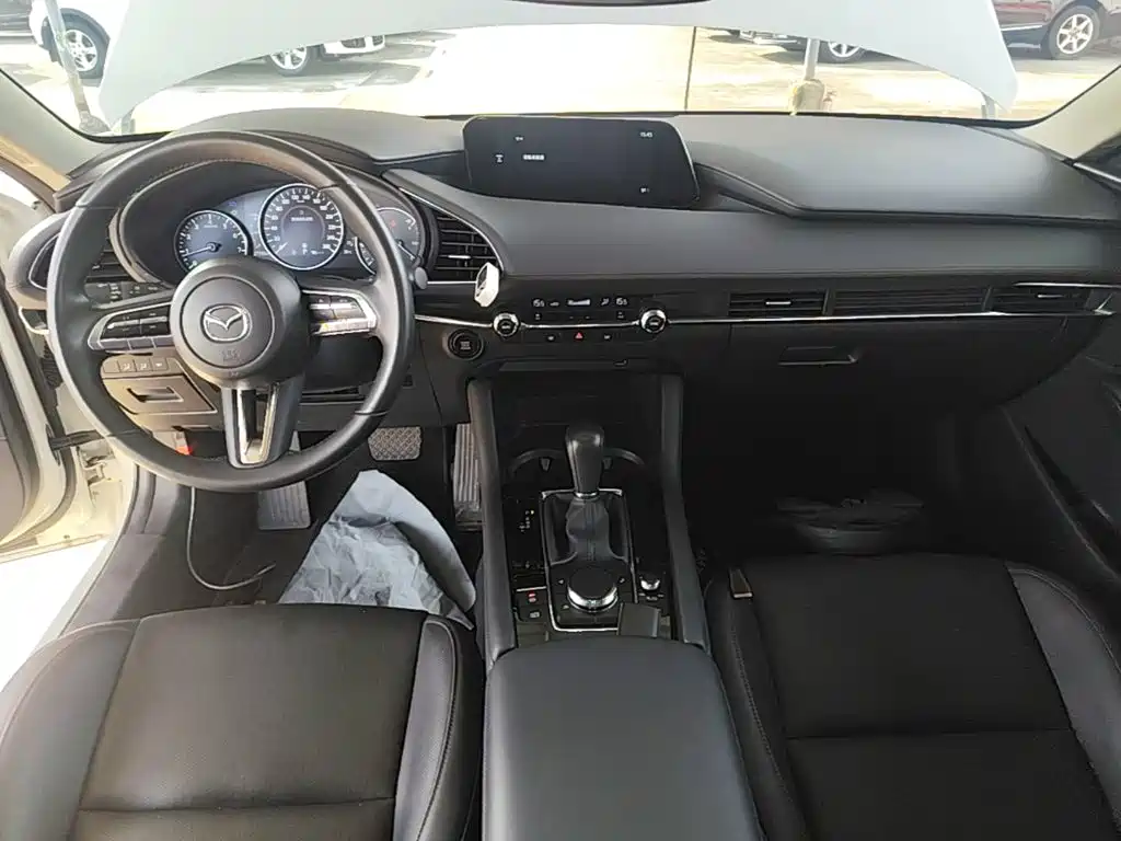 Фото 13 - Mazda Mazda 3