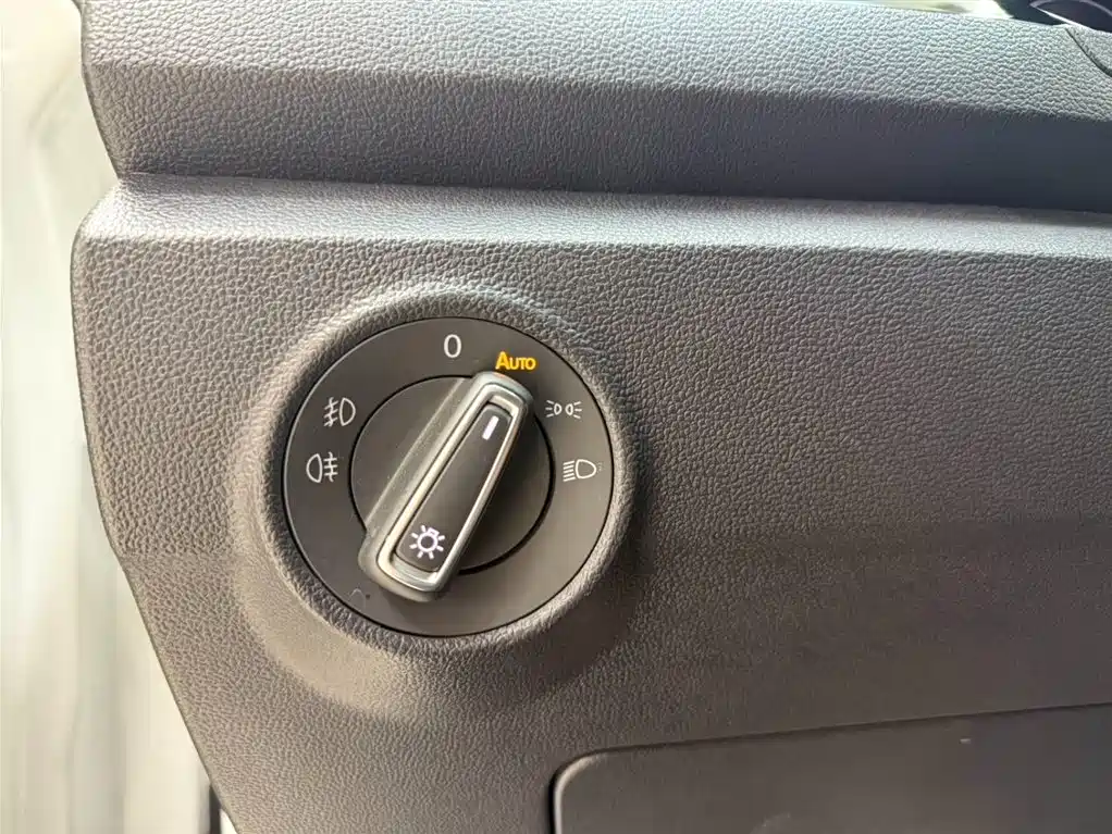 Volkswagen T-ROC 2021 280TSI DSG 4WD Luxury Connected фото 15
