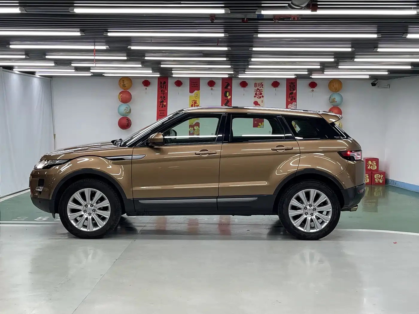 Land Rover Range Rover Evoque 2015 2.0T 5-Door Intelligent Edition фото 4