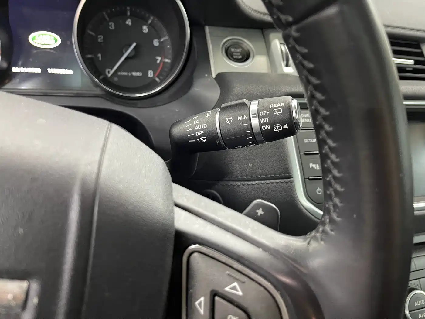 Land Rover Range Rover Evoque 2015 2.0T 5-Door Intelligent Edition фото 14