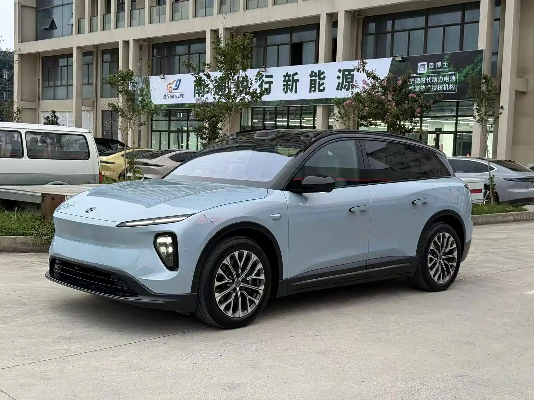 Фото 1 - NIO ES6