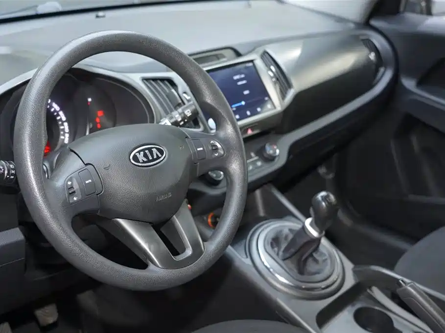 Kia Sportage 2012 2.0L Manual 2WD GL фото 10