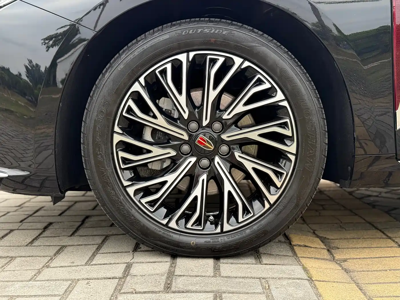 Hongqi H5 2025 2.0T Automatic Flag Celebration 500,000 Units Anniversary Edition фото 7