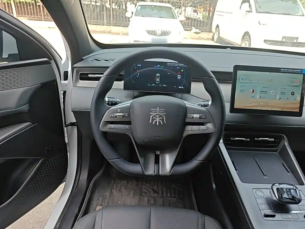 BYD Qin PLUS 2025 DM-i Smart Drive 55KM Leader фото 11