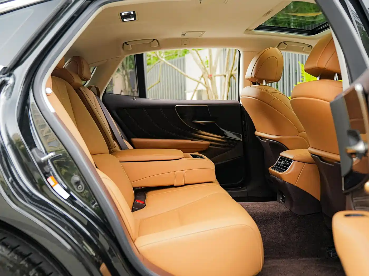 Lexus LS 2018 500h Excellence Edition China V фото 15