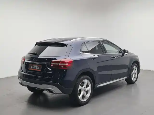 Mercedes-Benz GLA 2018 GLA 200 Dynamic — фото 2