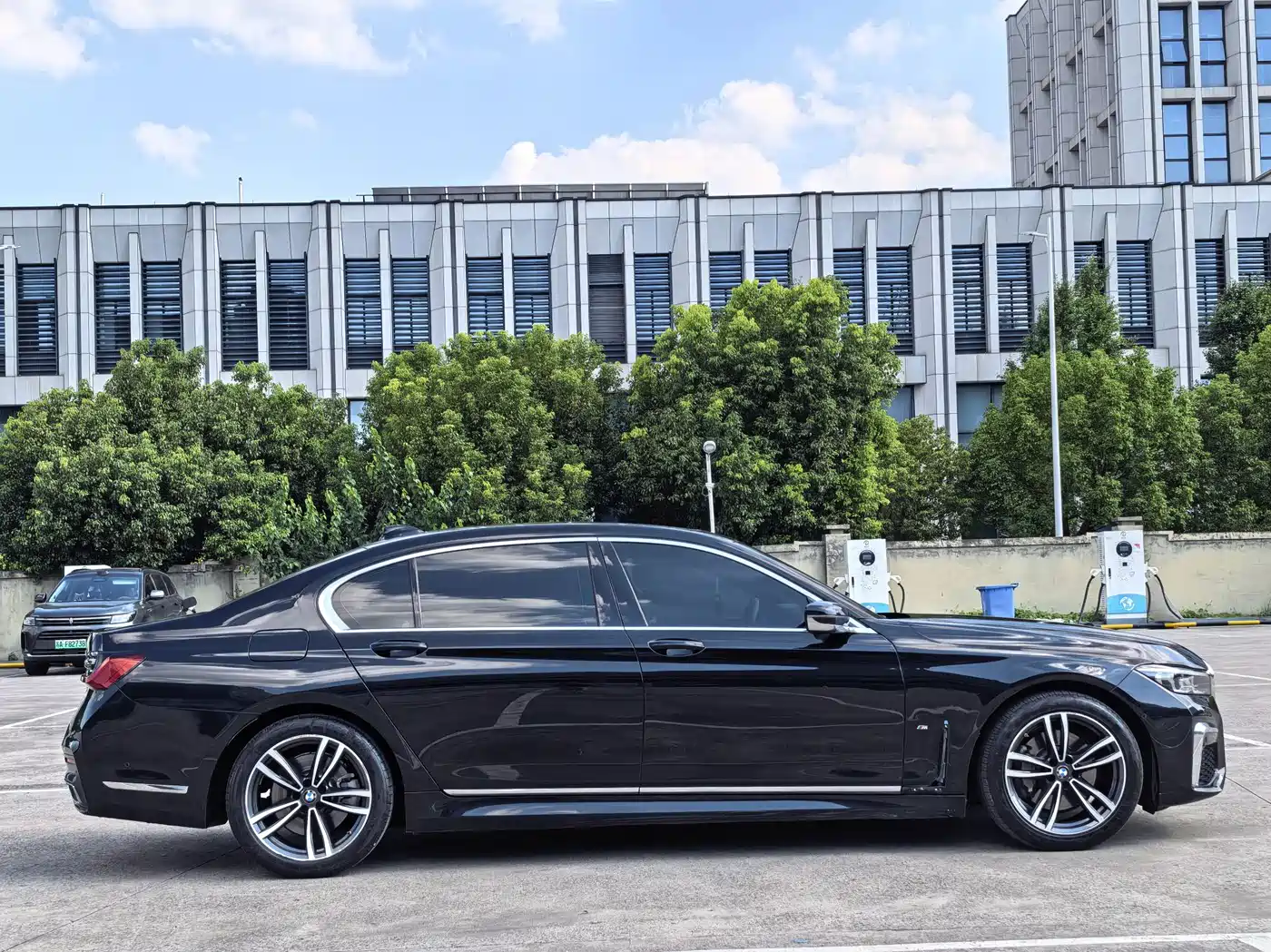 BMW 7 Series 2022 2021 Model 730Li M Sport Package