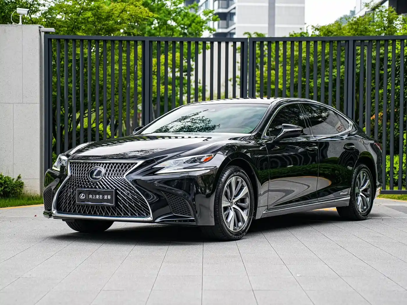 Lexus LS 2018 500h Excellence Edition China V