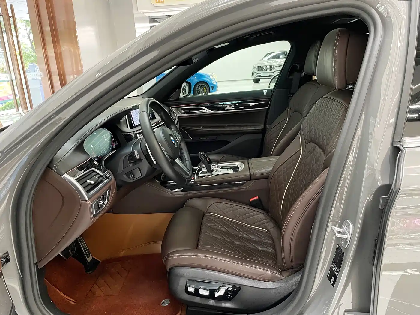 BMW 7 Series 2021 Model 740Li Leading M Sport Package фото 10