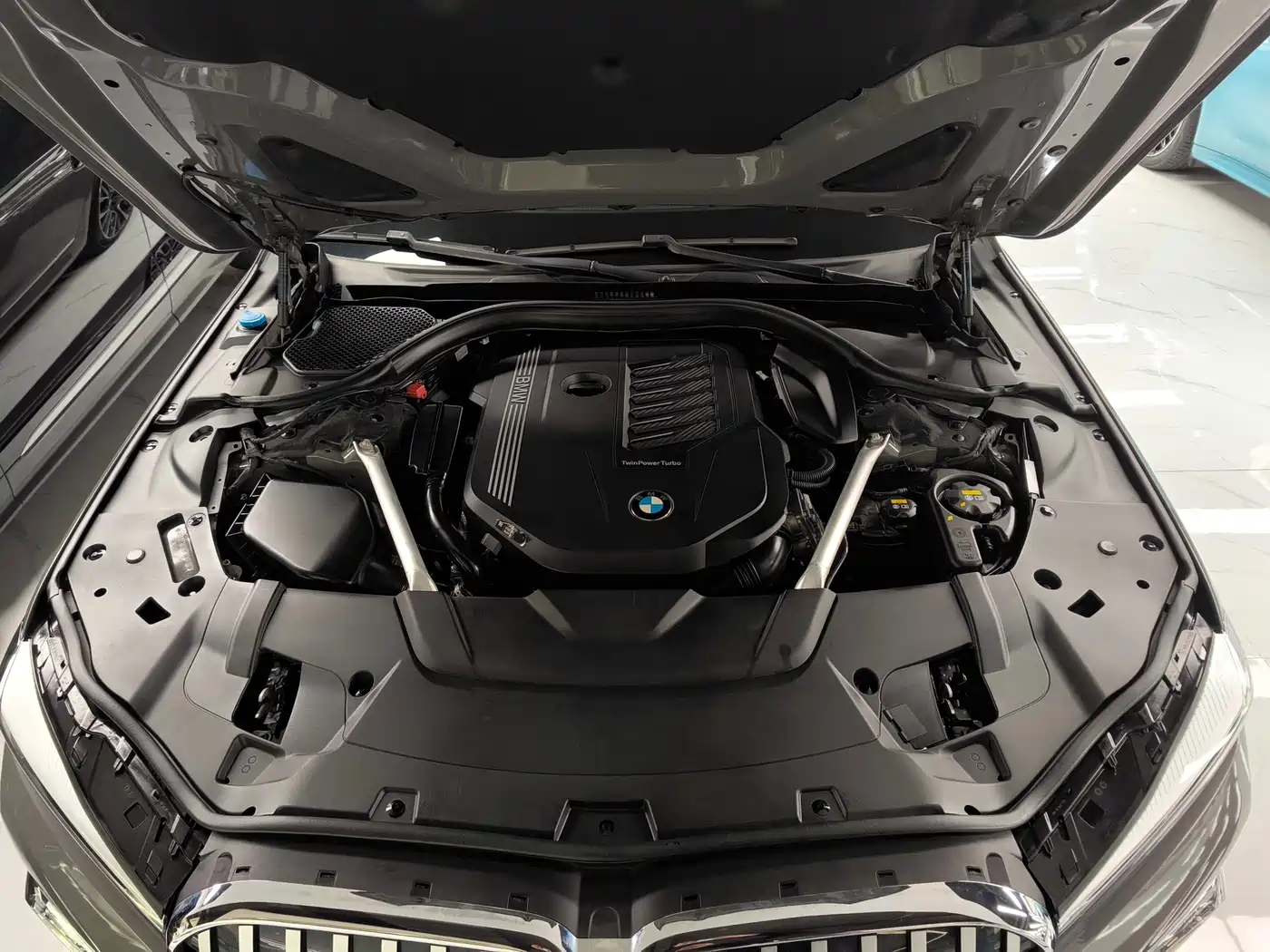 BMW 7 Series 2021 Model 740Li Leading M Sport Package фото 28