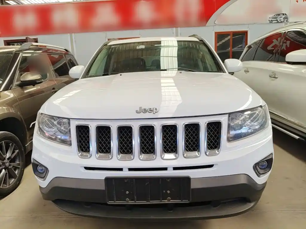 Фото 3 - Jeep Compass (Import)