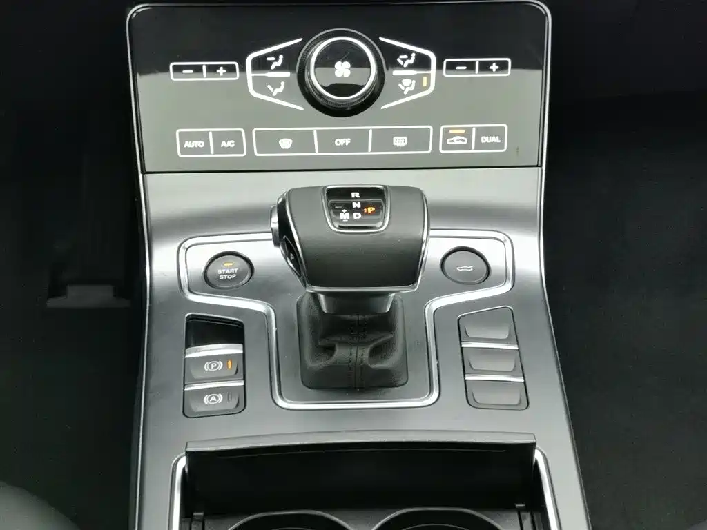 Hongqi H5 2020 1.8T Automatic Smart Connection Qi Rhythm Edition фото 13