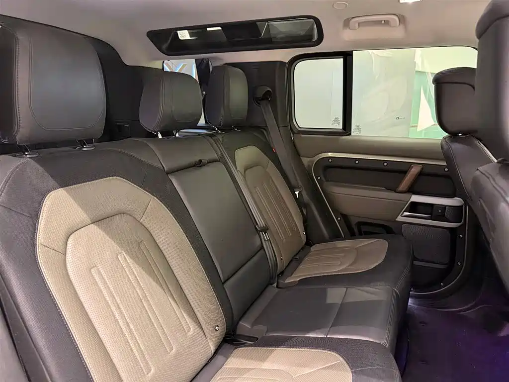 Land Rover Defender 2022 110 P400 X-DYNAMIC HSE фото 11