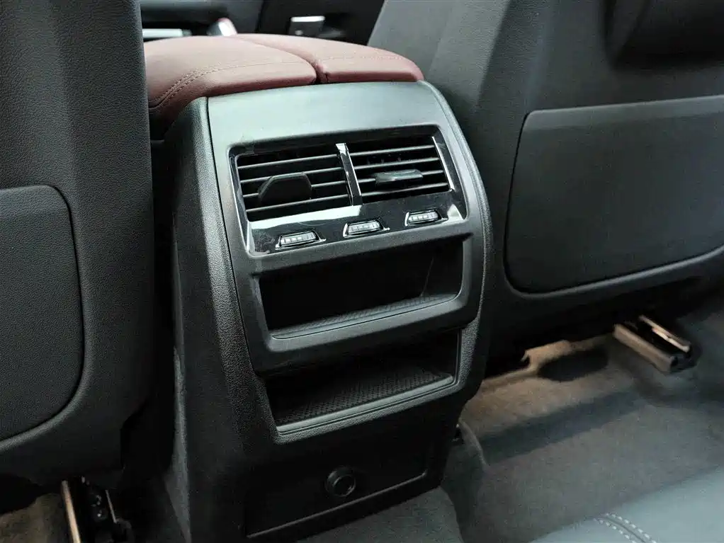 BMW X6 2023 xDrive40i M Sport Package фото 16