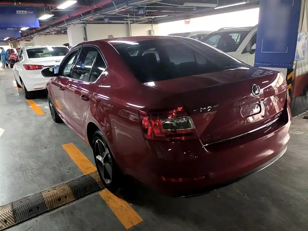 Škoda Octavia 2016 TSI280 DSG Smart Edition фото 4