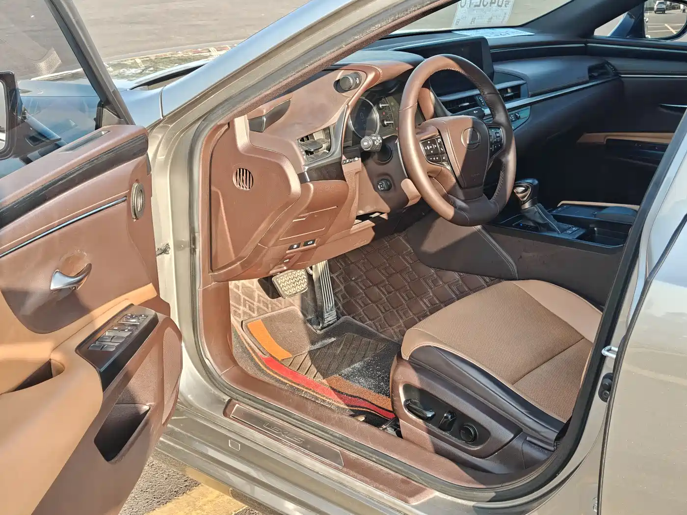 Lexus ES 2020 Model 300h Excellence Edition фото 7