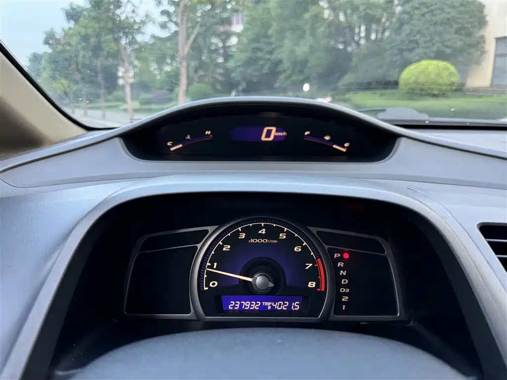 Photo 9 - Honda Civic