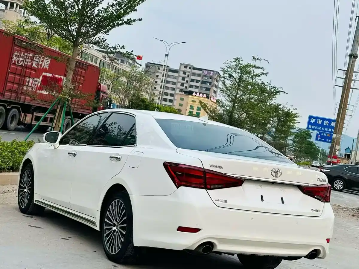 Toyota Crown 2018 2.0T Premium Edition фото 8