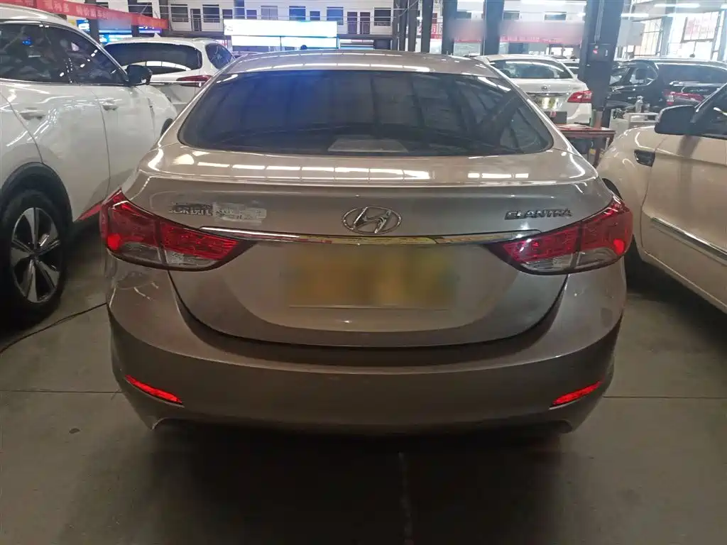 Hyundai Langdong 2012 1.6L Automatic Fashion фото 6