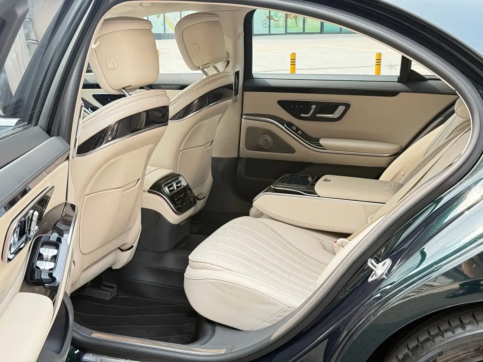Photo 7 - Mercedes-Benz S-Class