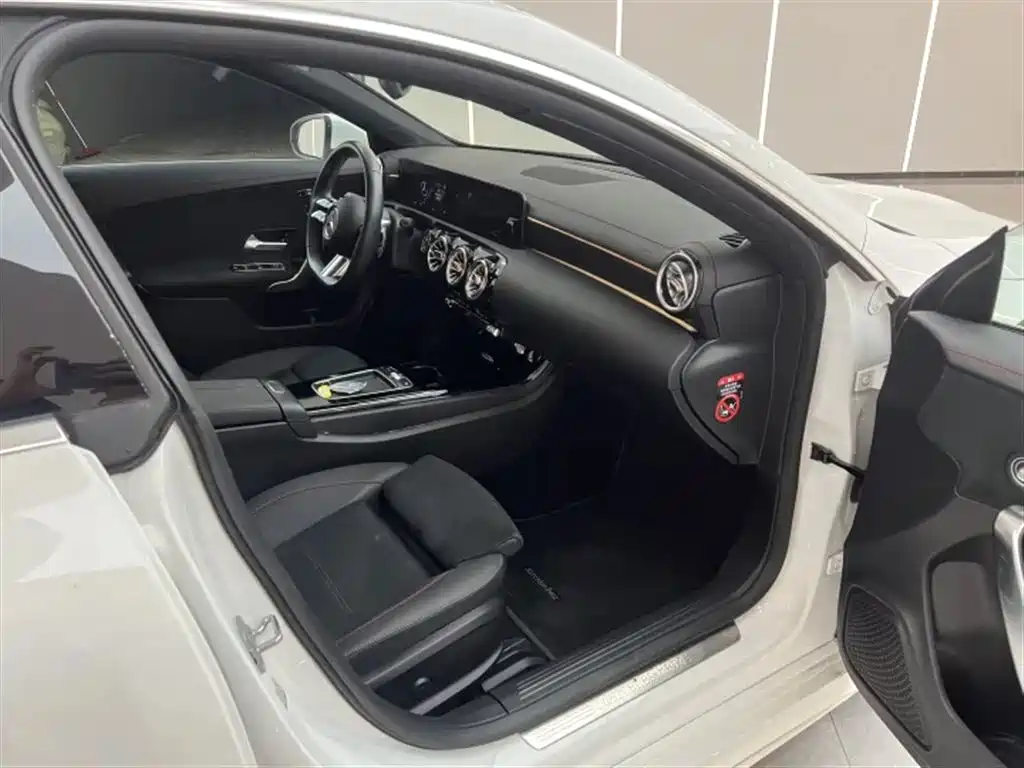 Mercedes-Benz CLA (Import) 2025 2024 CLA 200