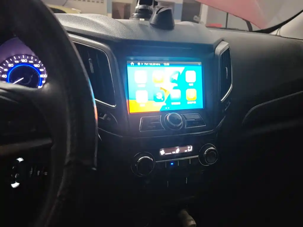 Фото 9 - Changan CS15