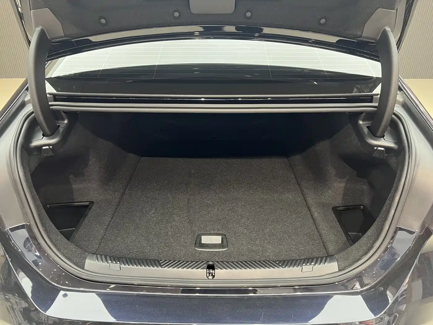 BMW i5 2024 eDrive 35L Luxury Package фото 18