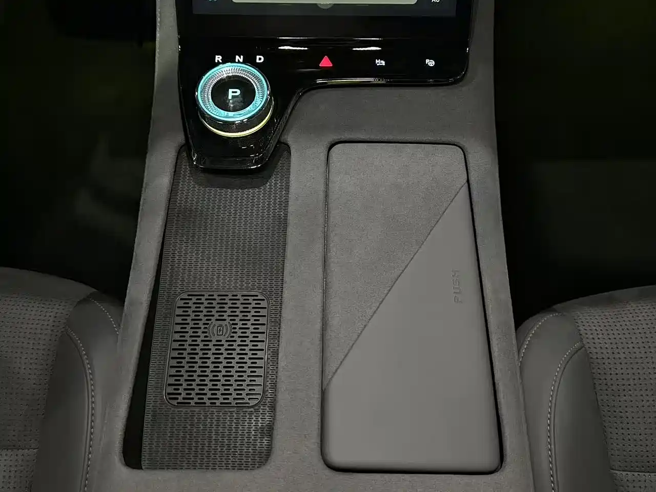Voyah Auto VOYAH Zhuiguang 2024 PHEV AWD Ultra Long Range Flagship фото 12
