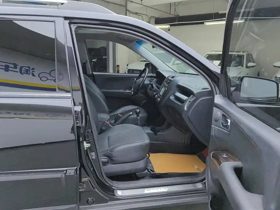 Kia Sportage 2013 2.0L Manual 2WD GLS фото 8