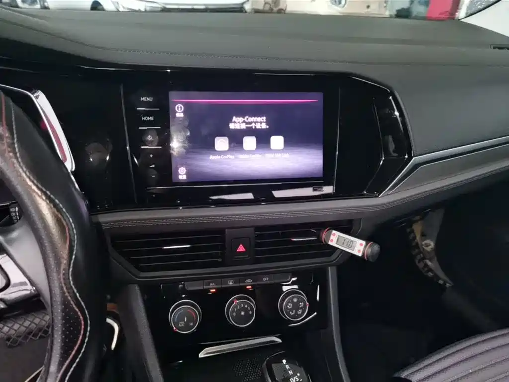 Volkswagen Sagitar 2021 280TSI DSG Surpassing Edition фото 13