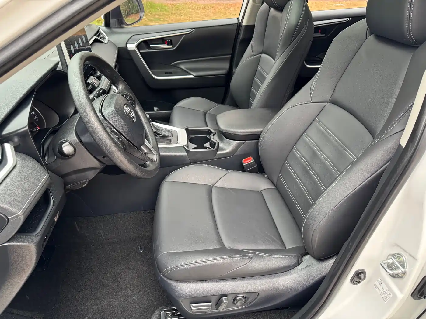 Toyota Wildlander 2020 2.0L CVT 2WD Luxury Edition фото 7