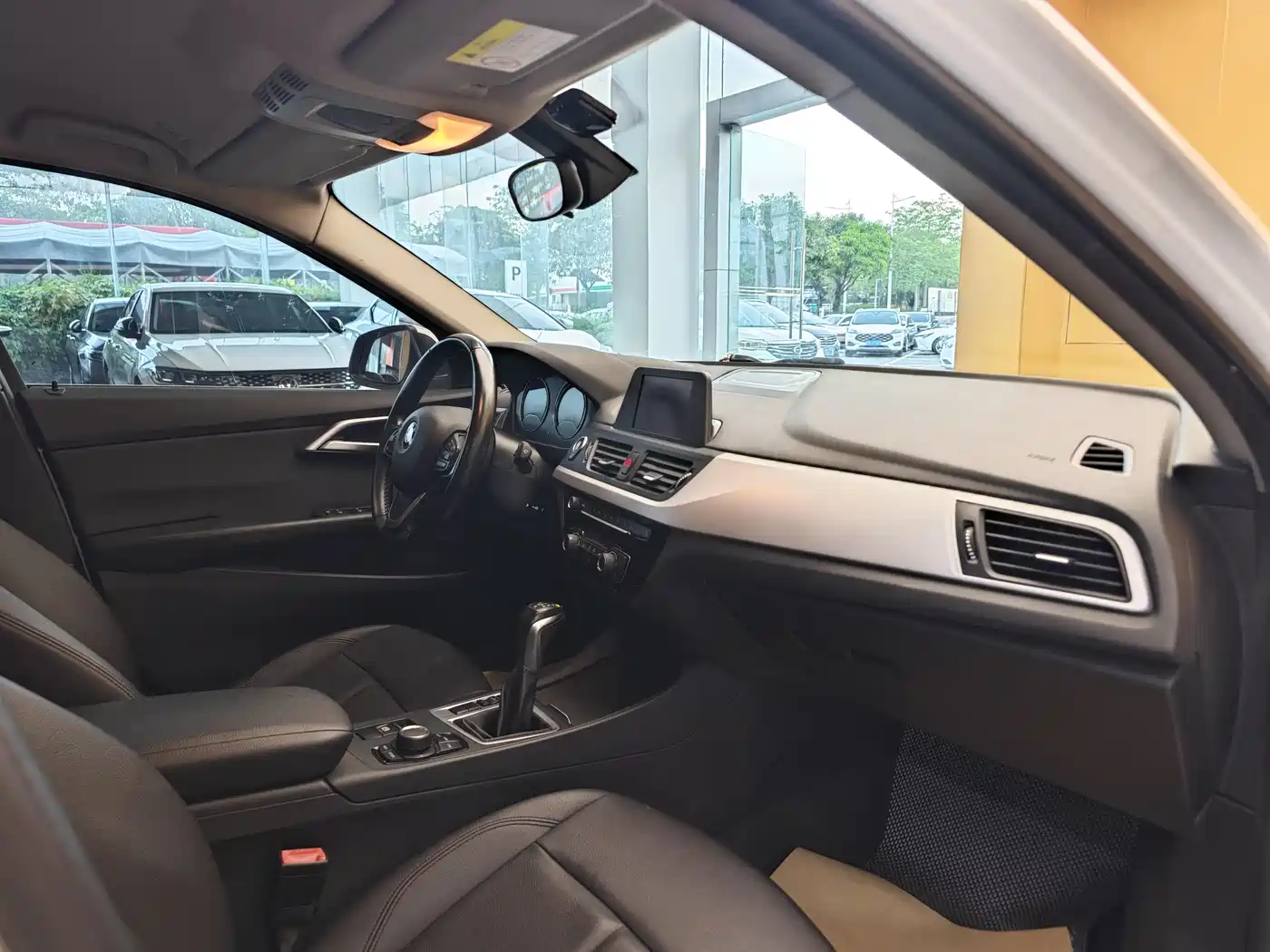 BMW 1 Series 2018 118i Fashion Edition фото 32