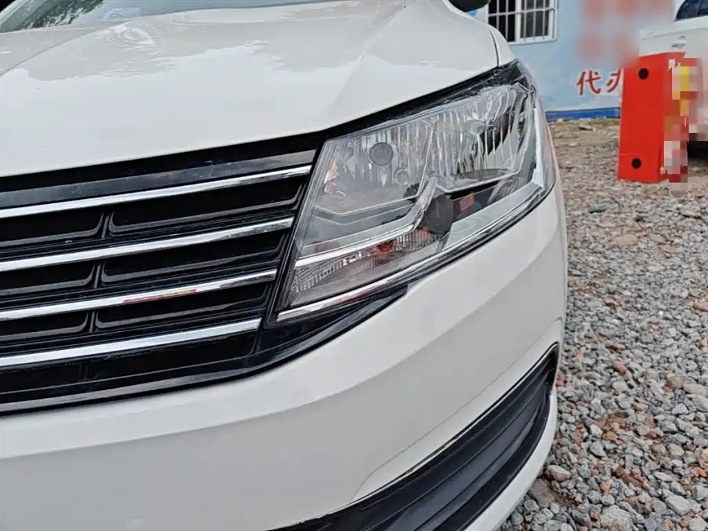 Volkswagen Lavida 2017 1.6L Automatic Trend Edition фото 24