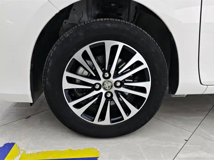Toyota YARiS L Zhi Xiang 2022 1.5L CVT Leading PLUS Edition фото 6