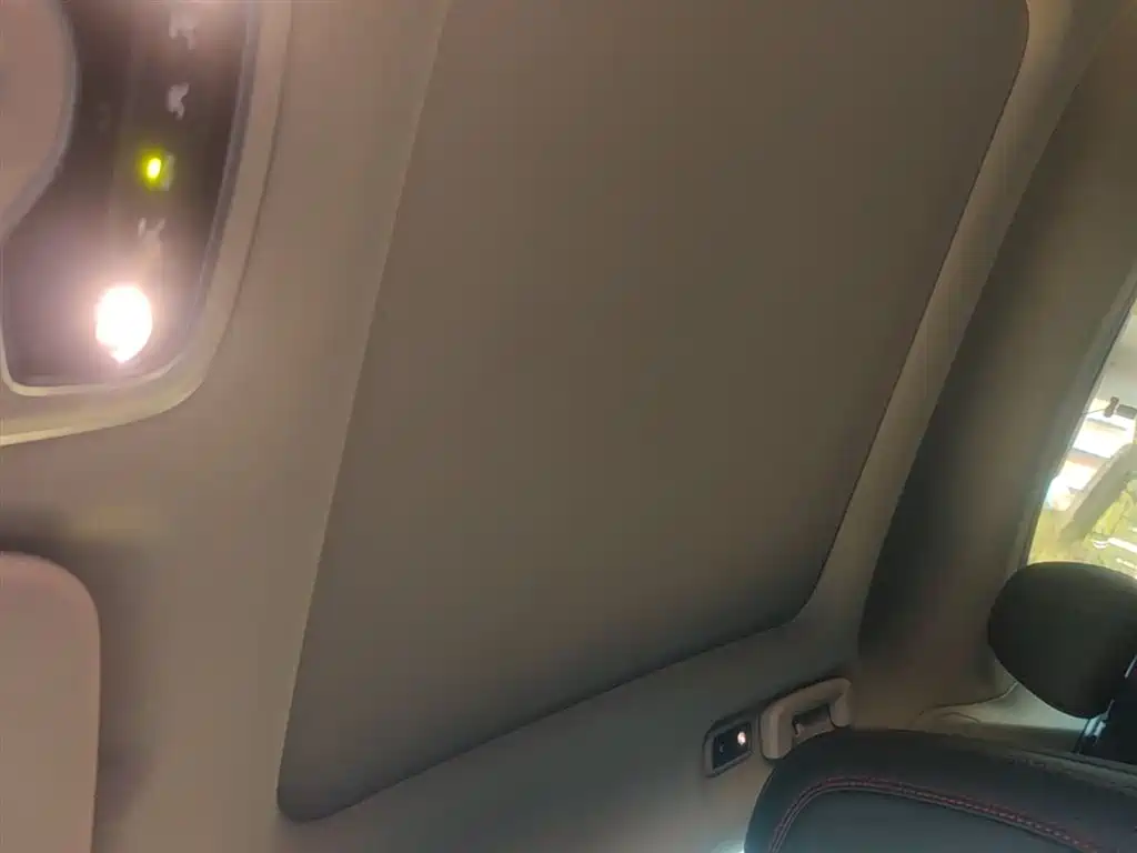 Lynk & Co 02 2018 1.5T DCT 2WD Power Edition China V фото 18